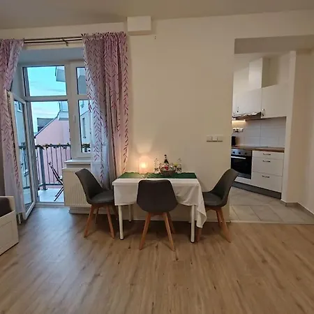 Star With Terrace 2c برنو